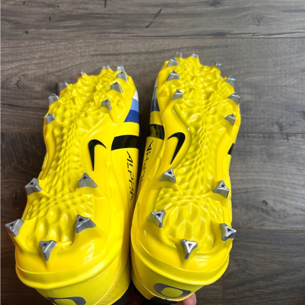 Nike Oregon Ducks PE Football Cleats Stomp Out Cancer Mens 11.5W NEW